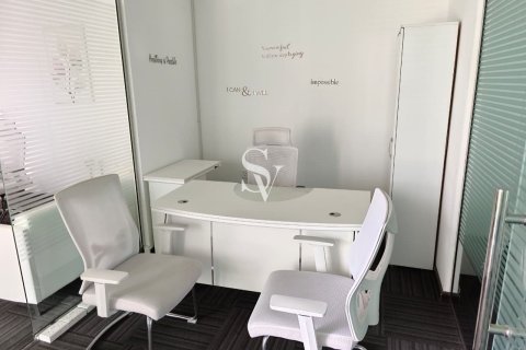 Business Bay, Dubai, UAE의 임대용 사무실 108제곱미터 번호 713188 - 사진 9