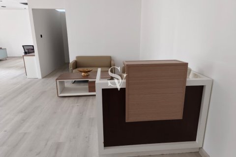 Business Bay, Dubai, UAE의 임대용 사무실 108제곱미터 번호 713189 - 사진 3