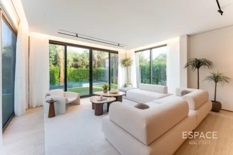 Vila u Meadows, Dubai, UAE 5 spavaćih soba, 375 m2 Br. 738265 - fotografija 3