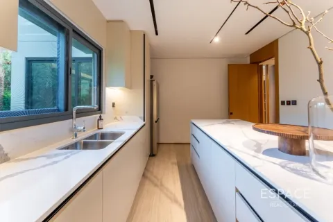 Vila u Meadows, Dubai, UAE 5 spavaćih soba, 375 m2 Br. 738265 - fotografija 8