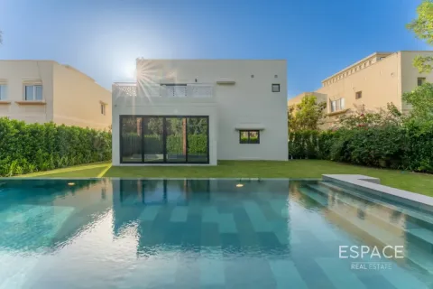 Vila u Meadows, Dubai, UAE 5 spavaćih soba, 375 m2 Br. 738265 - fotografija 18