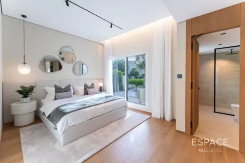 Vila u Meadows, Dubai, UAE 5 spavaćih soba, 375 m2 Br. 738265 - fotografija 16