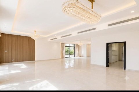 Villa te huur in DAMAC Hills (Akoya by DAMAC), Dubai, VAE 5 slaapkamers, 640 vr.m., nr 728701 - foto 14
