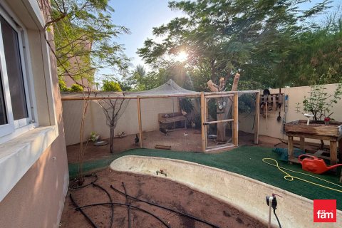 Vila u Dubai, UAE 4 spavaćih soba, 280 m2 Br. 720988 - fotografija 9