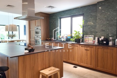 Müüa ridamaja asukohaga Dubai, AÜE: 4 magamistoaga, 372 m² Nr 754662 - pilt 19