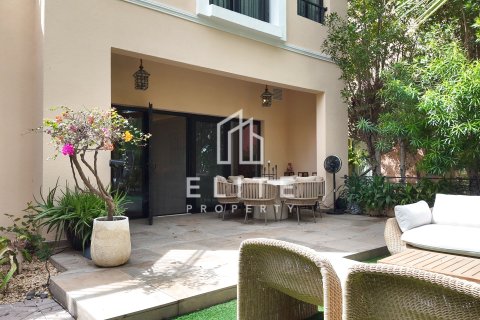 Müüa ridamaja asukohaga Dubai, AÜE: 4 magamistoaga, 372 m² Nr 754662 - pilt 12