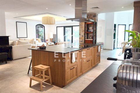 Müüa ridamaja asukohaga Dubai, AÜE: 4 magamistoaga, 372 m² Nr 754662 - pilt 18
