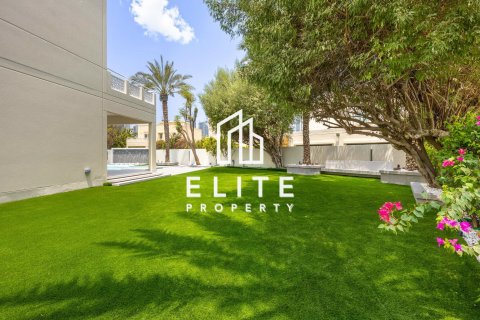 Müüa villa asukohaga Meadows, Dubai, AÜE: 4 magamistoaga, 1221 m² Nr 754661 - pilt 4