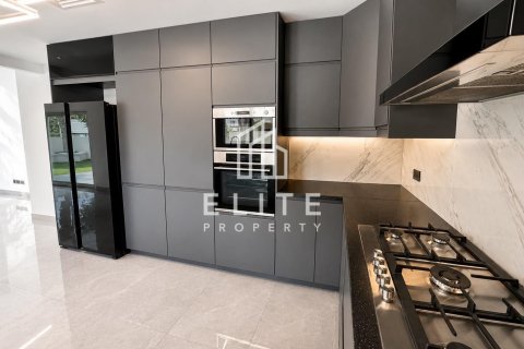 Müüa villa asukohaga Meadows, Dubai, AÜE: 4 magamistoaga, 1221 m² Nr 754661 - pilt 12