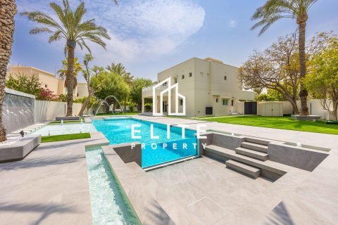 Müüa villa asukohaga Meadows, Dubai, AÜE: 4 magamistoaga, 1221 m² Nr 754661 - pilt 6