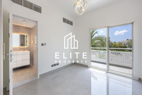 Müüa villa asukohaga Meadows, Dubai, AÜE: 4 magamistoaga, 1221 m² Nr 754661 - pilt 17