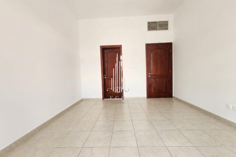Vila v Abu Dhabi Gate City, SAE 5 spální, 513 m2 č. 456913 - Fotografia 15