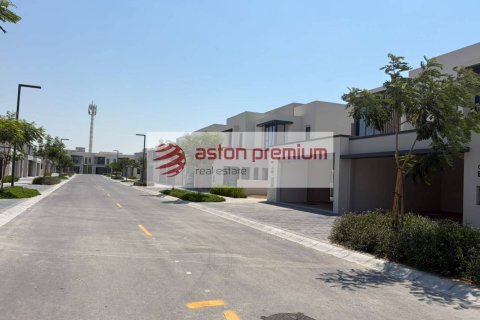 Townhouse de închiriat în Jebel Ali, Dubai, EAU 3 dormitoare, 242 mp. №753854 - poză 2