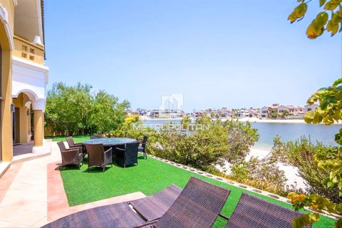 Villa itt: Palm Jumeirah, Dubai, EAE, 4 hálószoba, 465 m², azonosító: 663528