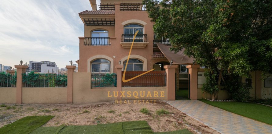 Vila di Jumeirah Village Circle, Dubai, UAE 3 bilik tidur, 142 meter persegi № 769309