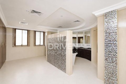 Villa til salgs i Palm Jumeirah, Dubai, Emiratene 5 soverom, 1261.53 kvm Nr. 761660 - Foto 18