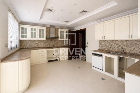 Villa til salgs i Palm Jumeirah, Dubai, Emiratene 5 soverom, 1261.53 kvm Nr. 761660 - Foto 20