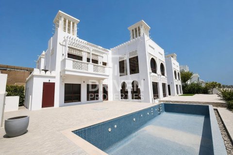Palm Jumeirah, Dubai, संयुक्त अरब अमीरात में विला, 5 बेडरूम, 1261.53 वर्ग मीटर, संख्या 761660