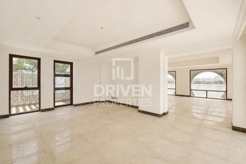 Palm Jumeirah, Dubai, संयुक्त अरब अमीरात में विला, 5 बेडरूम, 1261.53 वर्ग मीटर, संख्या 761658 - फ़ोटो 3