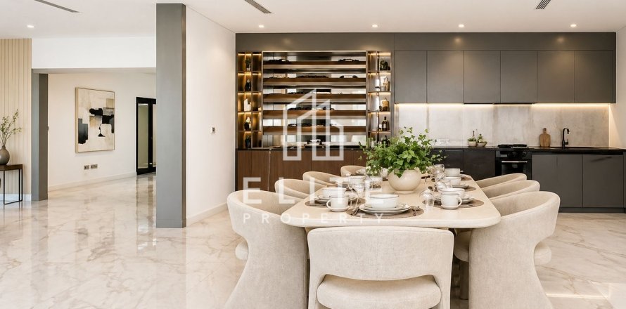 Villa in Palm Jumeirah, Dubai, UAE 5 bedrooms, 622 sq.m. № 736327