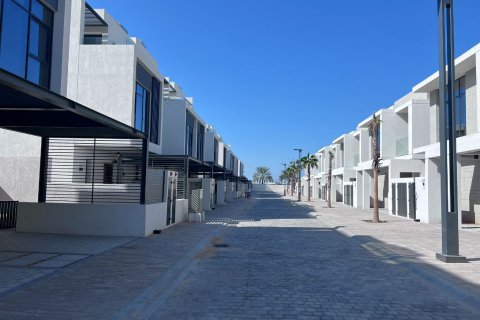 Ras Al Khaimah, UAE의 빌라 침실 4개, 257제곱미터 번호 735115