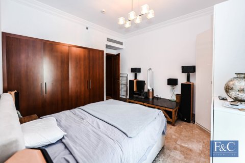 Apartment in Palm Jumeirah, Dubai, UAE 3 bedrooms, 215 sq.m. № 704240