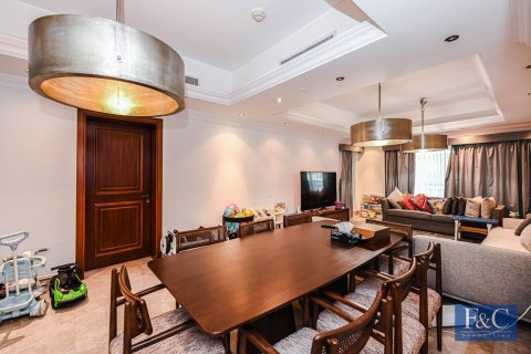 Apartman u Palm Jumeirah, Dubai, UAE 3 spavaćih soba, 215 m2 Br. 704240 - fotografija 11