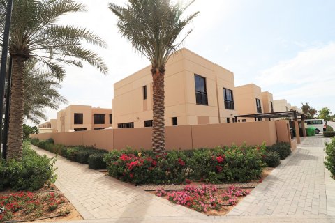 Villa in Muwaileh Commercial, Sharjah, UAE 5 bedrooms, 387.41 sq.m. № 748873