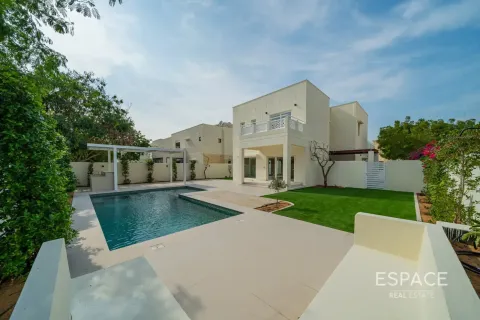 Willa w Meadows, Dubai, ZEA 5 sypialnie, 320 mkw. nr 738437