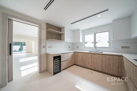 Villa sa Meadows, Dubai, UAE 5 silid-tulugan, 320 sq.m. № 738437 - larawan 7