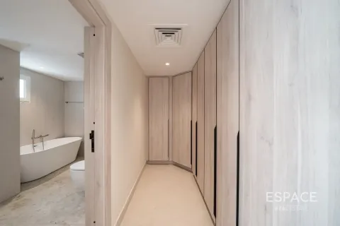 Villa sa Meadows, Dubai, UAE 5 silid-tulugan, 320 sq.m. № 738437 - larawan 13