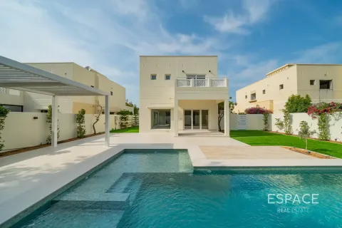 Villa sa Meadows, Dubai, UAE 5 silid-tulugan, 320 sq.m. № 738437 - larawan 2