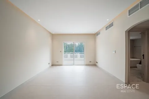 Villa sa Meadows, Dubai, UAE 5 silid-tulugan, 320 sq.m. № 738437 - larawan 11