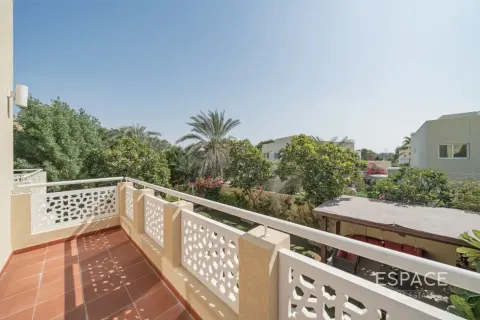 Villa en alquiler en Meadows, Dubai, EAU 5 dormitorios, 354 m2 № 738438 - foto 16