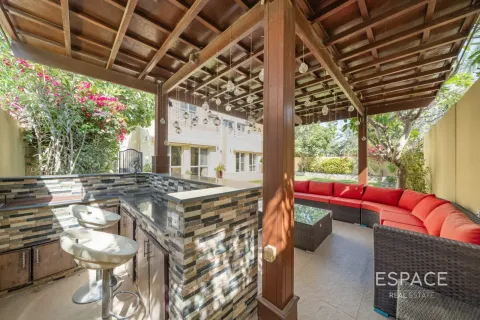 Villa en alquiler en Meadows, Dubai, EAU 5 dormitorios, 354 m2 № 738438 - foto 17