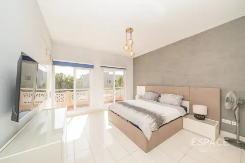 Villa en alquiler en Meadows, Dubai, EAU 5 dormitorios, 354 m2 № 738438 - foto 7