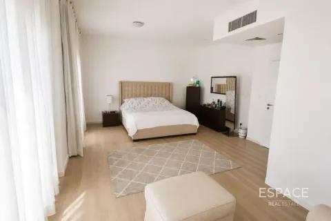Villa te huur in Meadows, Dubai, VAE 5 slaapkamers, 458 vr.m., nr 738436 - foto 10