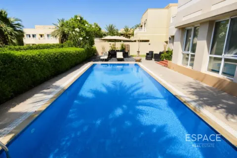 Villa te huur in Meadows, Dubai, VAE 5 slaapkamers, 458 vr.m., nr 738436 - foto 3