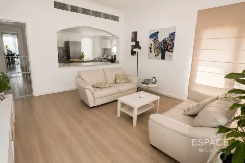 Villa te huur in Meadows, Dubai, VAE 5 slaapkamers, 458 vr.m., nr 738436 - foto 7