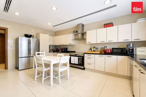 Villa sa Al Furjan, Dubai, UAE 6 silid-tulugan, 610.6 sq.m. № 758164 - larawan 20
