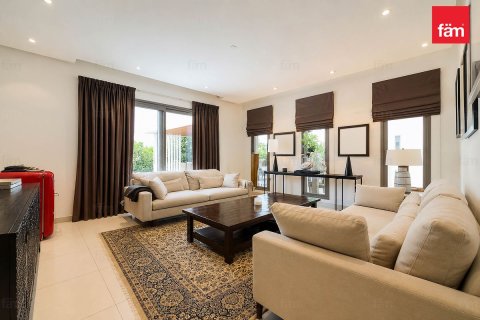 Villa sa Al Furjan, Dubai, UAE 6 silid-tulugan, 610.6 sq.m. № 758164 - larawan 3