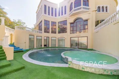 Villa en alquiler en Emirates Hills, Dubai, EAU 8 dormitorios, 1486 m2 № 650318 - foto 19