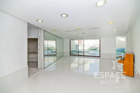 Villa en alquiler en Emirates Hills, Dubai, EAU 8 dormitorios, 1486 m2 № 650318 - foto 16