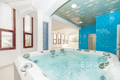 Villa en alquiler en Emirates Hills, Dubai, EAU 8 dormitorios, 1486 m2 № 650318 - foto 9