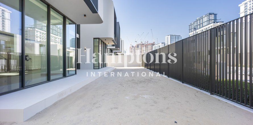 Vilë në Dubai Hills Estate, Dubai, Emiratet e Bashkuara Arabe 5 dhoma gjumi, 648.927 m2. № 696605