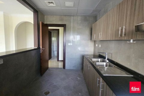 Apartament na sprzedaż w Dubai, ZEA 3 sypialnie, 154.3 mkw., nr 732896 - zdjęcie 4