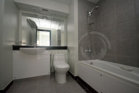 Lägenhet till försäljning i Al Reef, Abu Dhabi, UAE 3 sovrum, 144.9 kvm Nr. 731217 - fotografi 9
