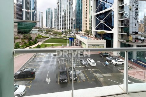 Apartment til salg i Jumeirah Lake Towers, Dubai, UAE 1 soveværelse, 69.96 kvm № 761783 - foto 13