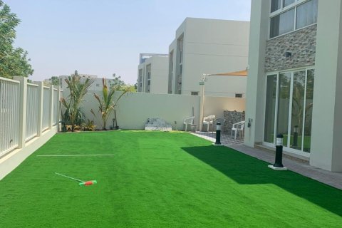 خانه شهری برای فروش در  Ras Al Khaimah، امارات متحده عربی  4 خوابه ، 443 متر مربع ، شماره 735063 - تصویر 2