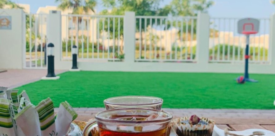 خانه شهری در Ras Al Khaimah ، امارات متحده عربی 4 خوابه ، 443 متر مربع.  شماره 735063